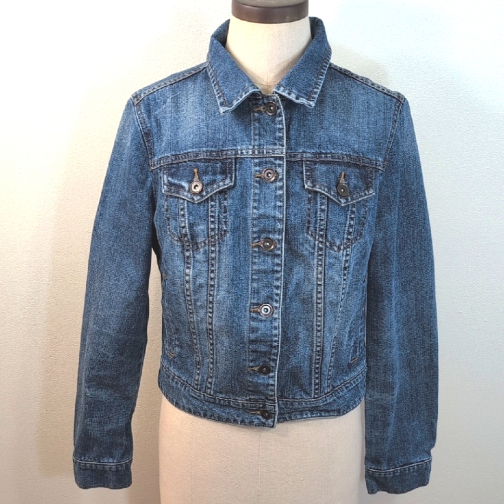 JC Penney JCP Classic cotton Blue denim jean jacket. Medium.